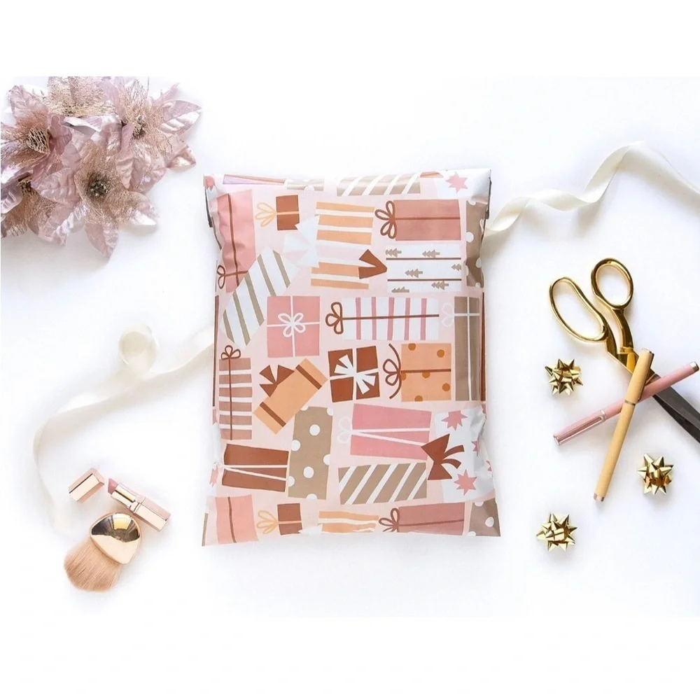 20 (10” x 13”) Gift-Themed Poly Mailers Poly Bags BRAND NEW